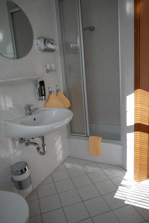 Hotel Garni Brauhof Niederwiesa Ngoại thất bức ảnh